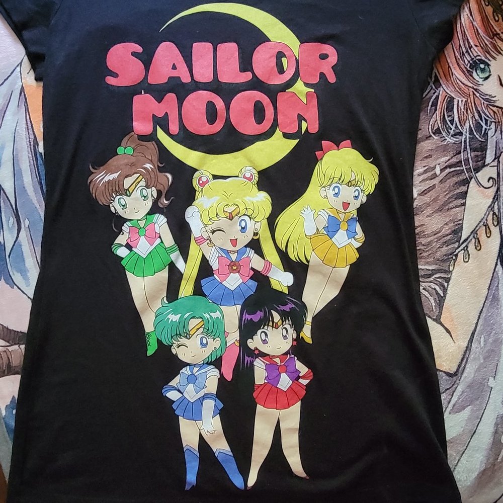 SOLD Juniors S Sailor Moon Chibi Graphic Tee NWOT - Picture 2 of 4